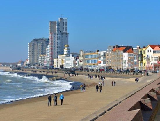 Bolton Boulevard Beach Rooms Vlissingen Exterior photo